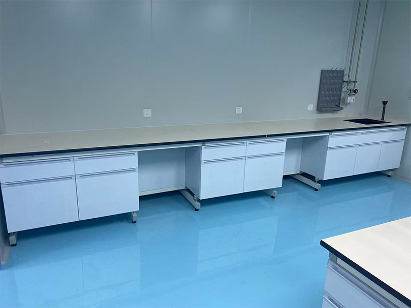 steel-wood laboratory bench