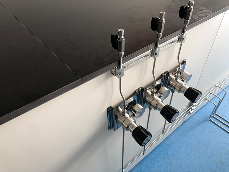 Labgaspypleringstandaarde vir Veilige Laboratoriumgasverspreiding