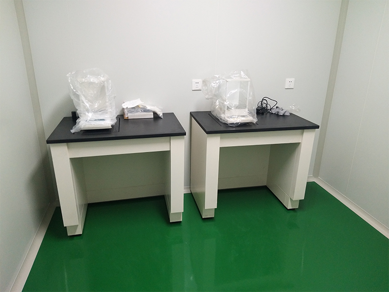 Balance Tables Designed for Analytical and Digital Balances