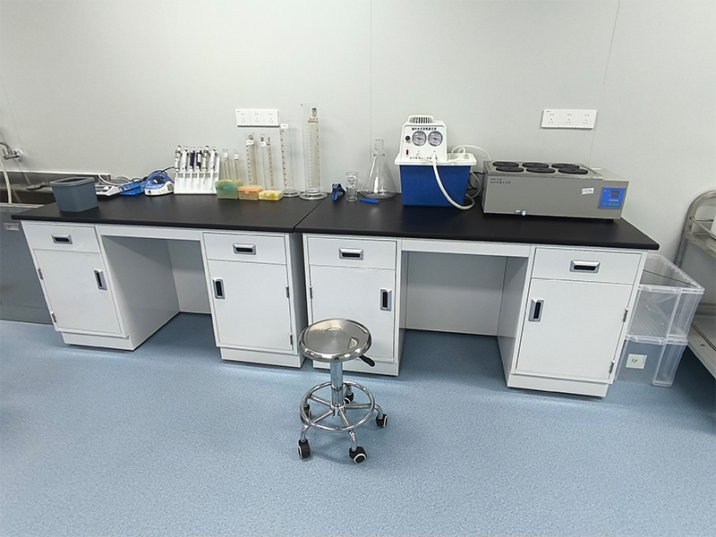 laboratory bench configuration